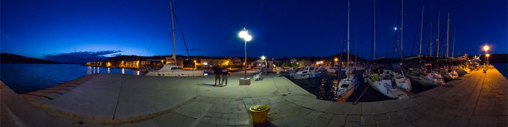 Kaprije: nachts an der Stadtmole - Kroatien