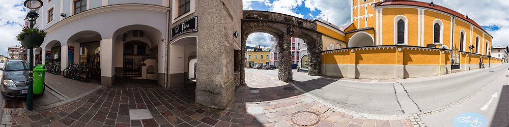 Schladming: Stadtpfarrkirche hl. Achaz / Stadttor „Salzburger Tor“ - MX5-Treffen Schladming 2016,Steiermark