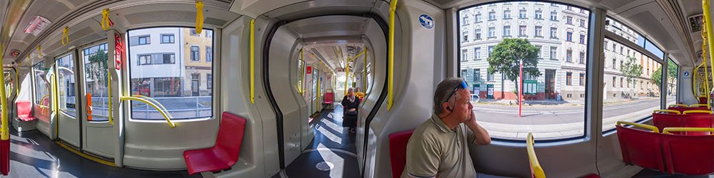 Wien: in der Straßenbahn der Linie 2 - Wien Wien: in der Straßenbahn der Linie 2 - Wien